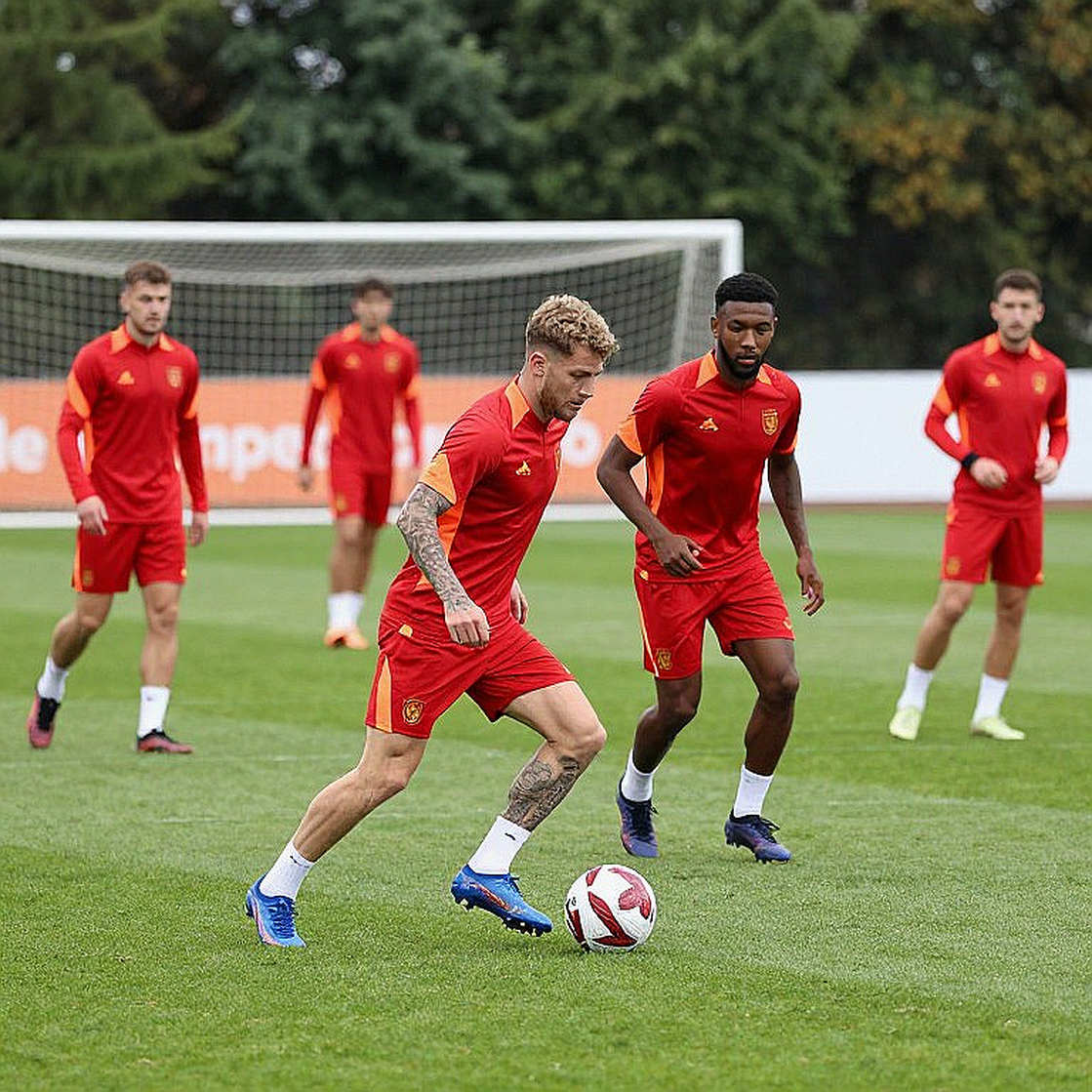 İlhan Fakılı trở lại U21 đúng một trận: cách bóng đá Thổ Nhĩ Kỳ xếp lại nguồn lực giữa hai đội tuyển İlhan Fakılı trở lại U21 đúng một trận: cách bóng đá Thổ Nhĩ Kỳ xếp lại nguồn lực giữa hai đội tuyển