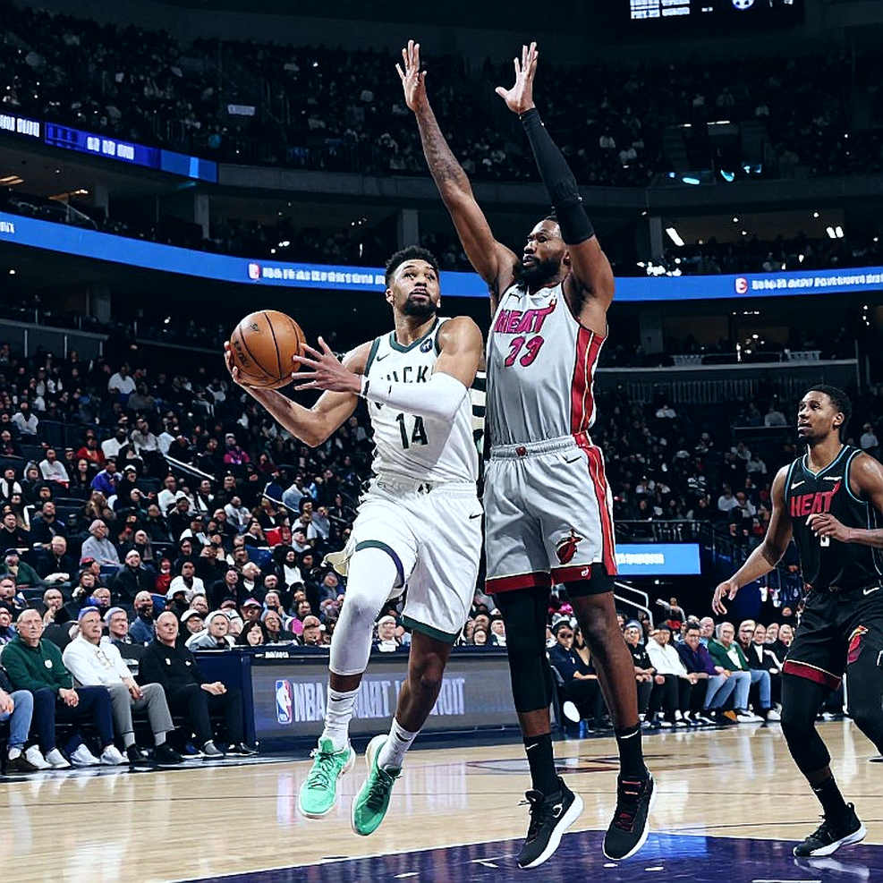 Ba người đàn ông, 3.427 trận NBA và mùa hè bị xé toạc của Villeurbanne