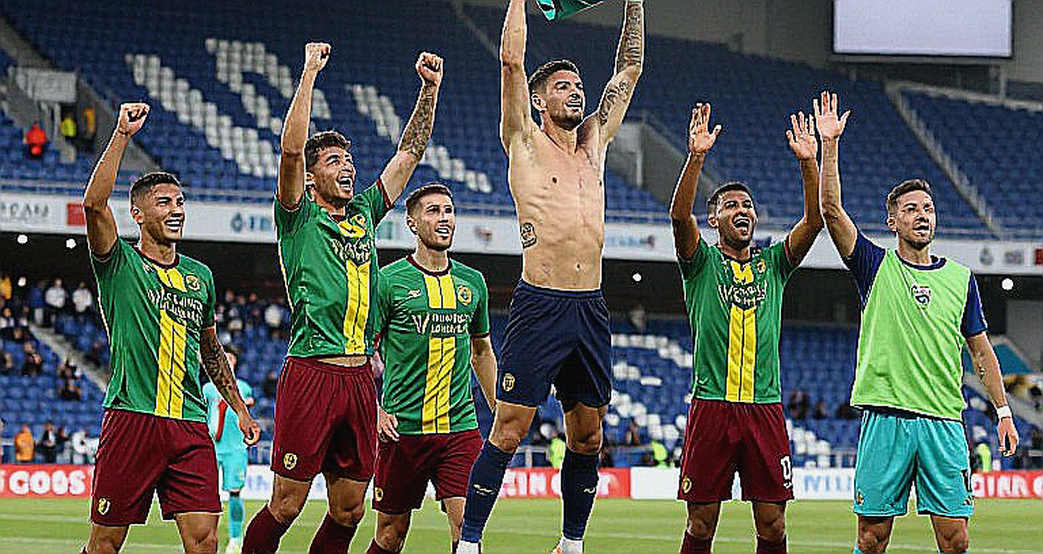 Bên trong cửa sổ chuyển nhượng V.League: Ba lớp dữ liệu và bốn mét hành lang