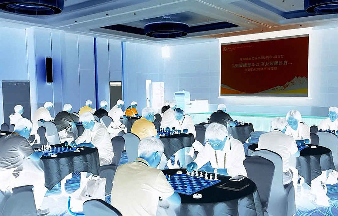 Nhịp tháng Tám của làng cờ: Petroff, hai khóa cờ vị trí và giá trị thật của một cơ sở dữ liệu