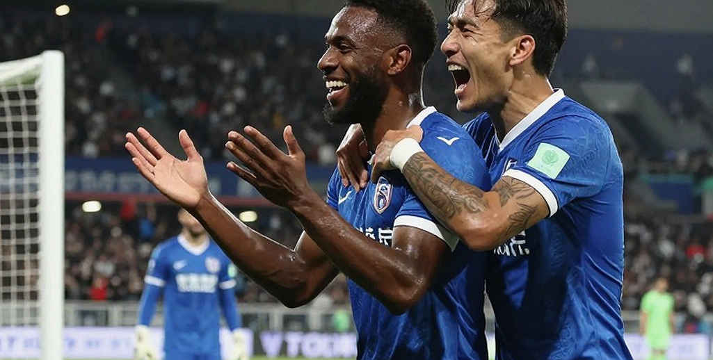 Chiếc áo "Leo Jr" của Leo Artur: tín hiệu nằm ngoài bảng thống kê