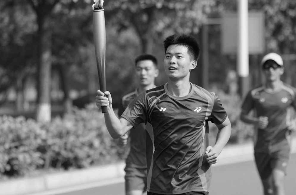 21-5 trong 23 phút: Mahoor Shahzad và khoảng trống sau lưng một người tiên phong 21-5 trong 23 phút: Mahoor Shahzad và khoảng trống sau lưng một người tiên phong